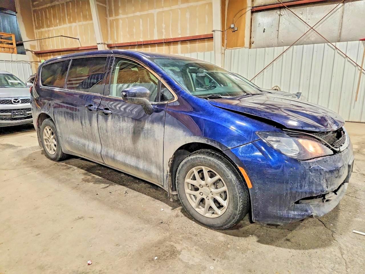 2020 Chrysler Voyager Lx - Фото 4