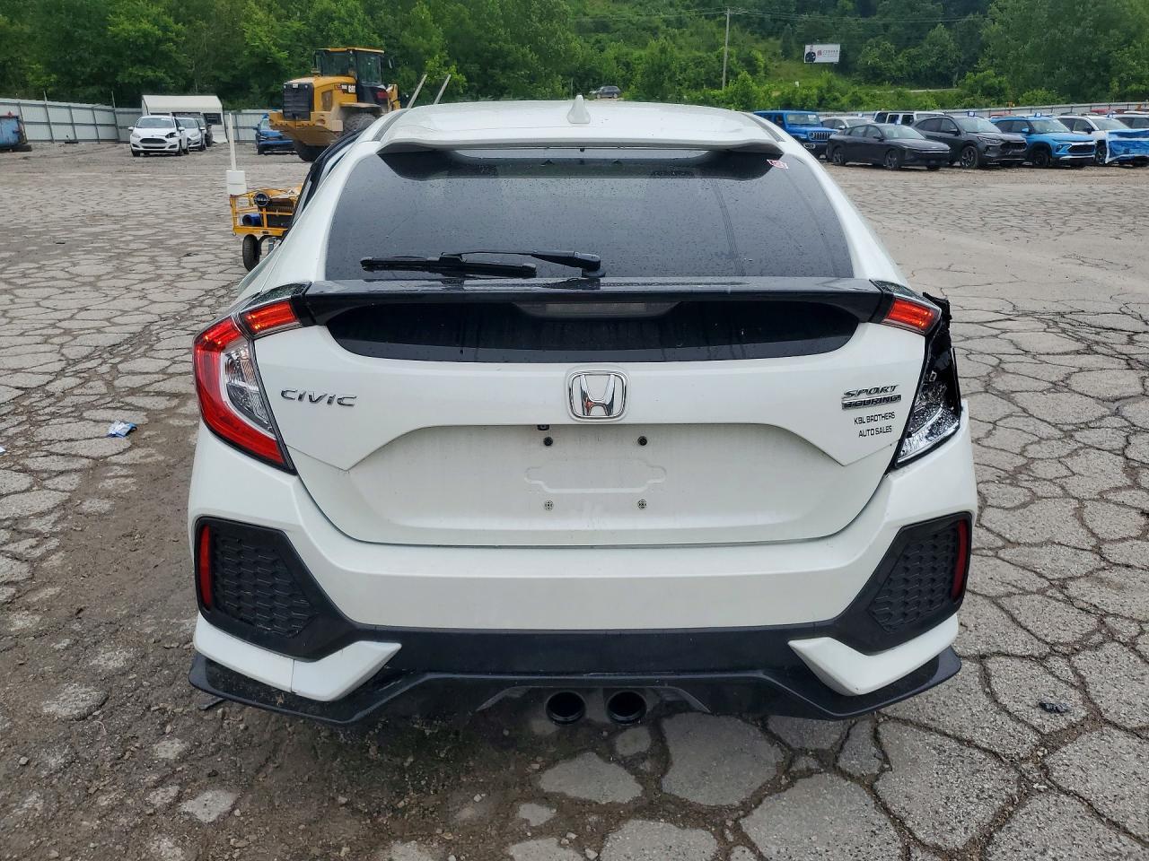 2018 Honda Civic Sport Touring - Фото 6