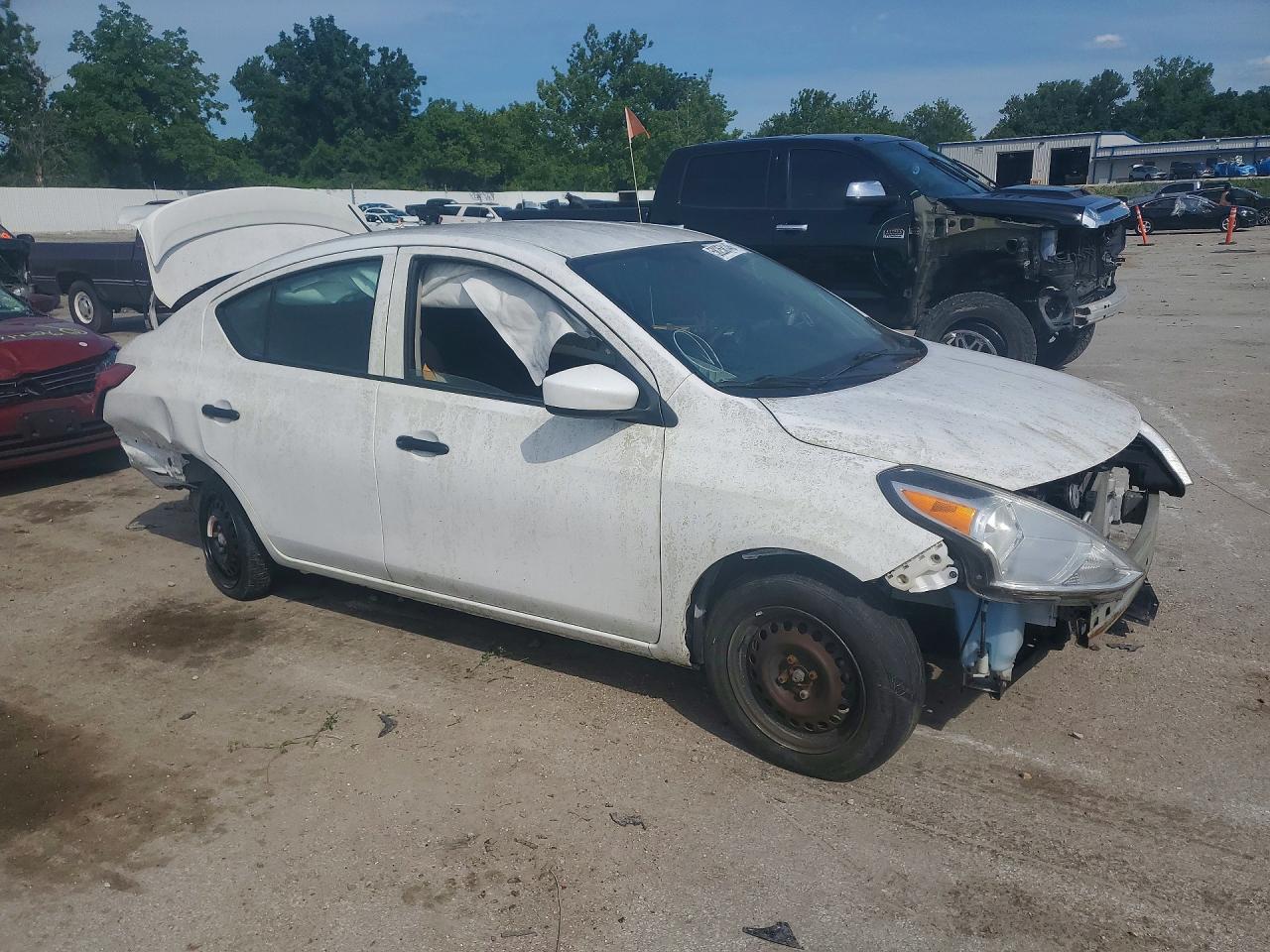 2017 Nissan Versa 1.6 S Plus - Фото 4