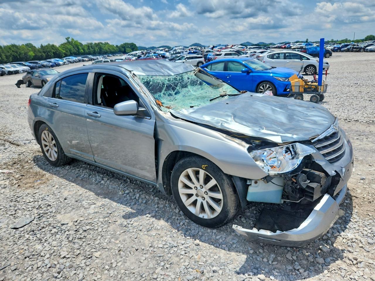 2010 Chrysler Sebring Limited - Image 4