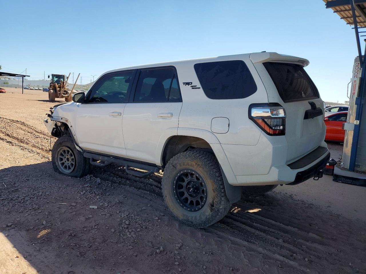2017 Toyota 4Runner Trd Off-Road - Image 2