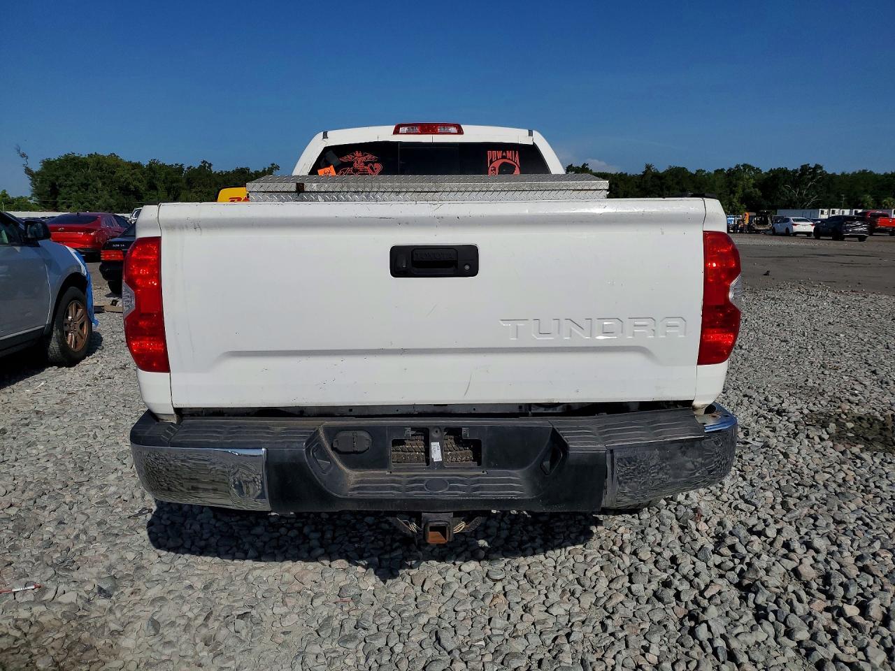 2018 Toyota Tundra Sr5 - Image 6