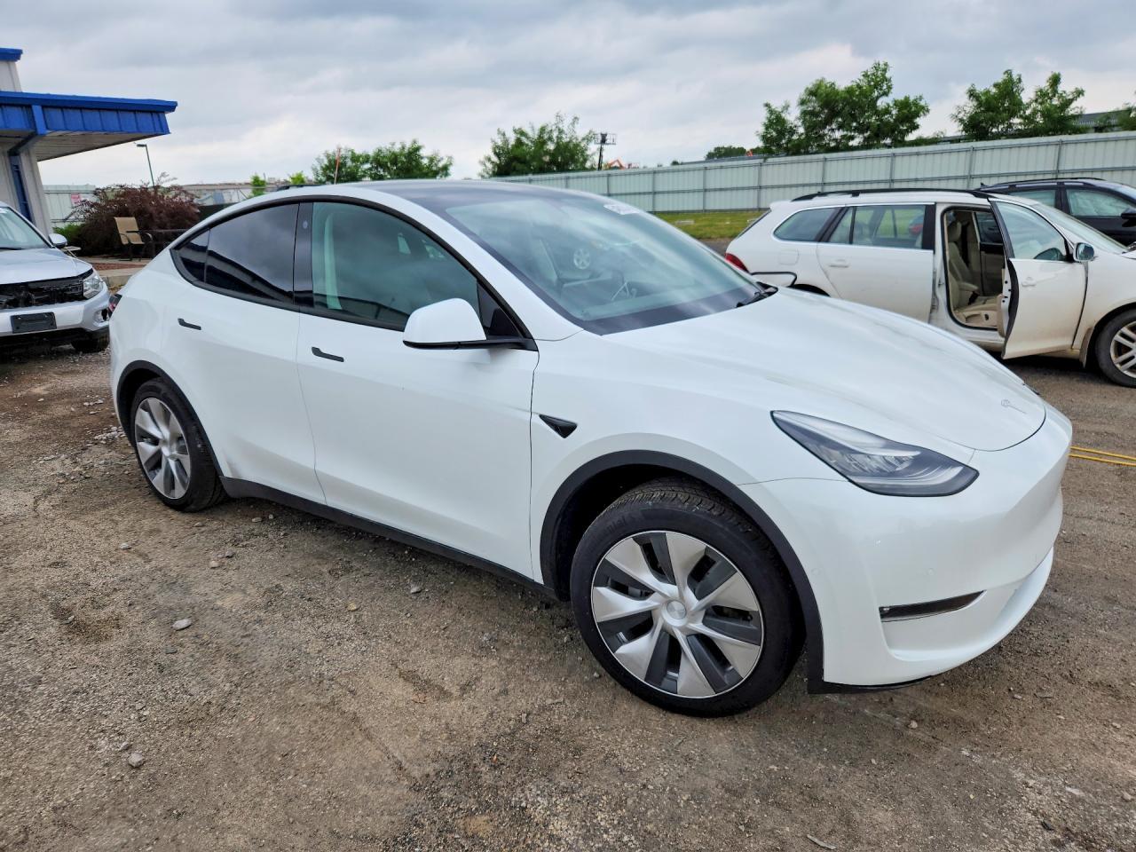 2021 Tesla Model Y - Image 4