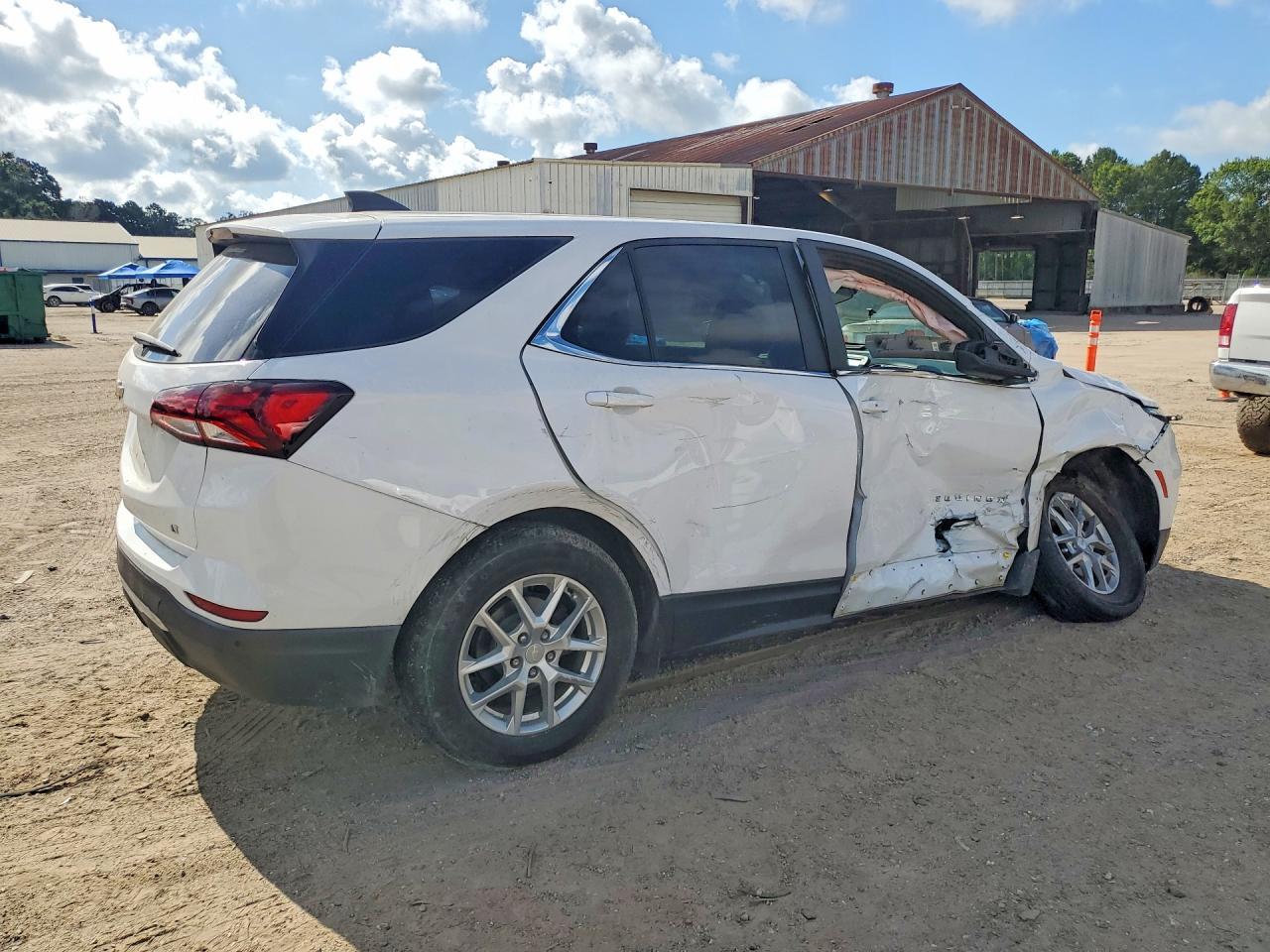 2022 Chevrolet Equinox Lt - Image 3