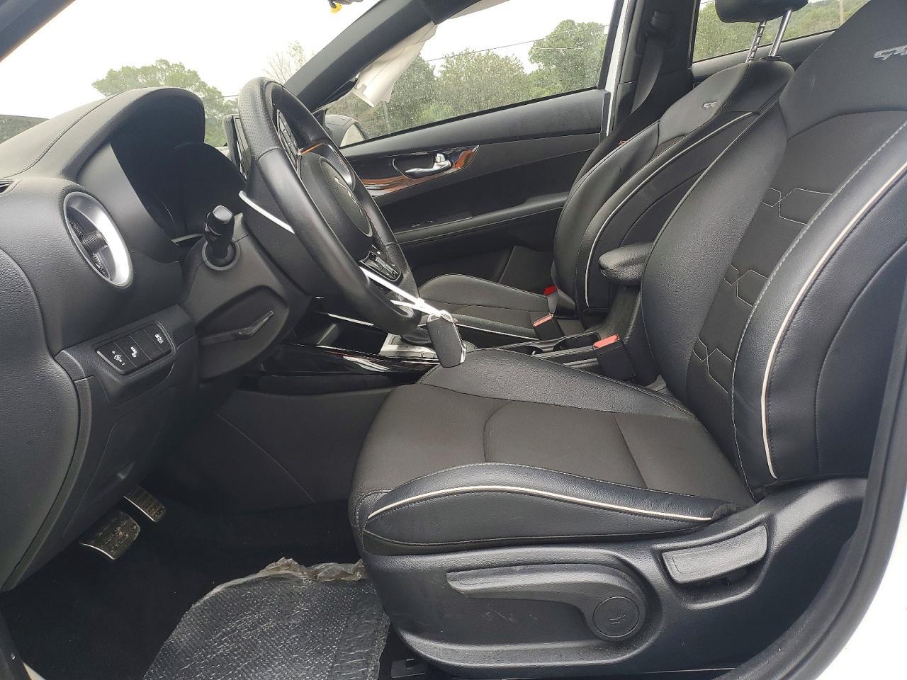 2024 Kia Forte Gt Line - Image 7
