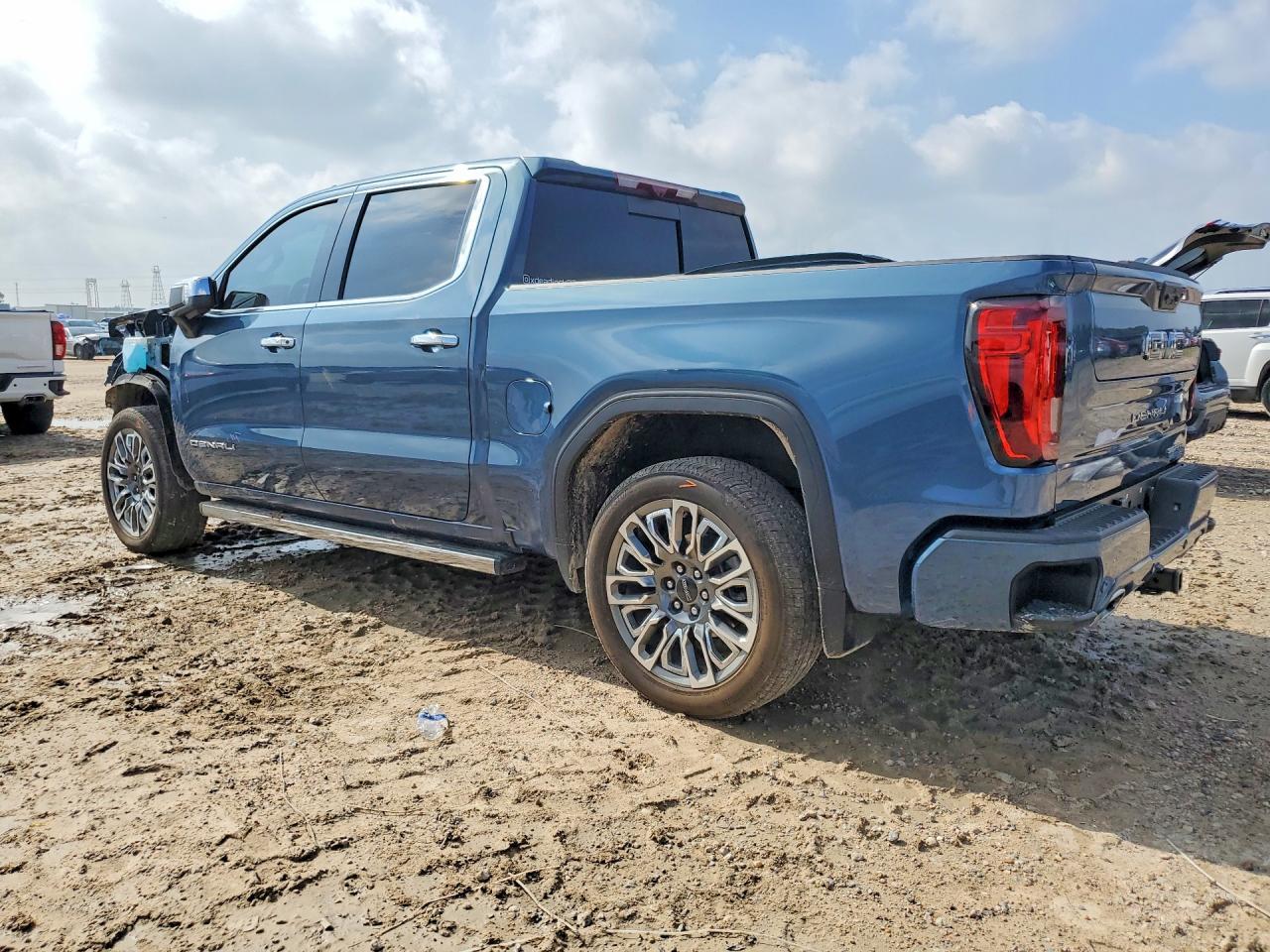 2026 GMC Sierra K1500 Denali Ultimate - Фото 2