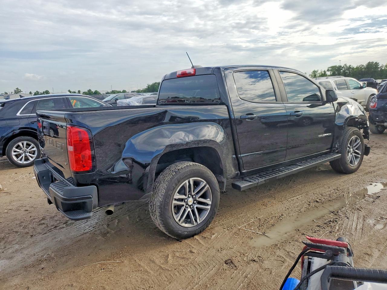 2021 Chevrolet Colorado - Image 3