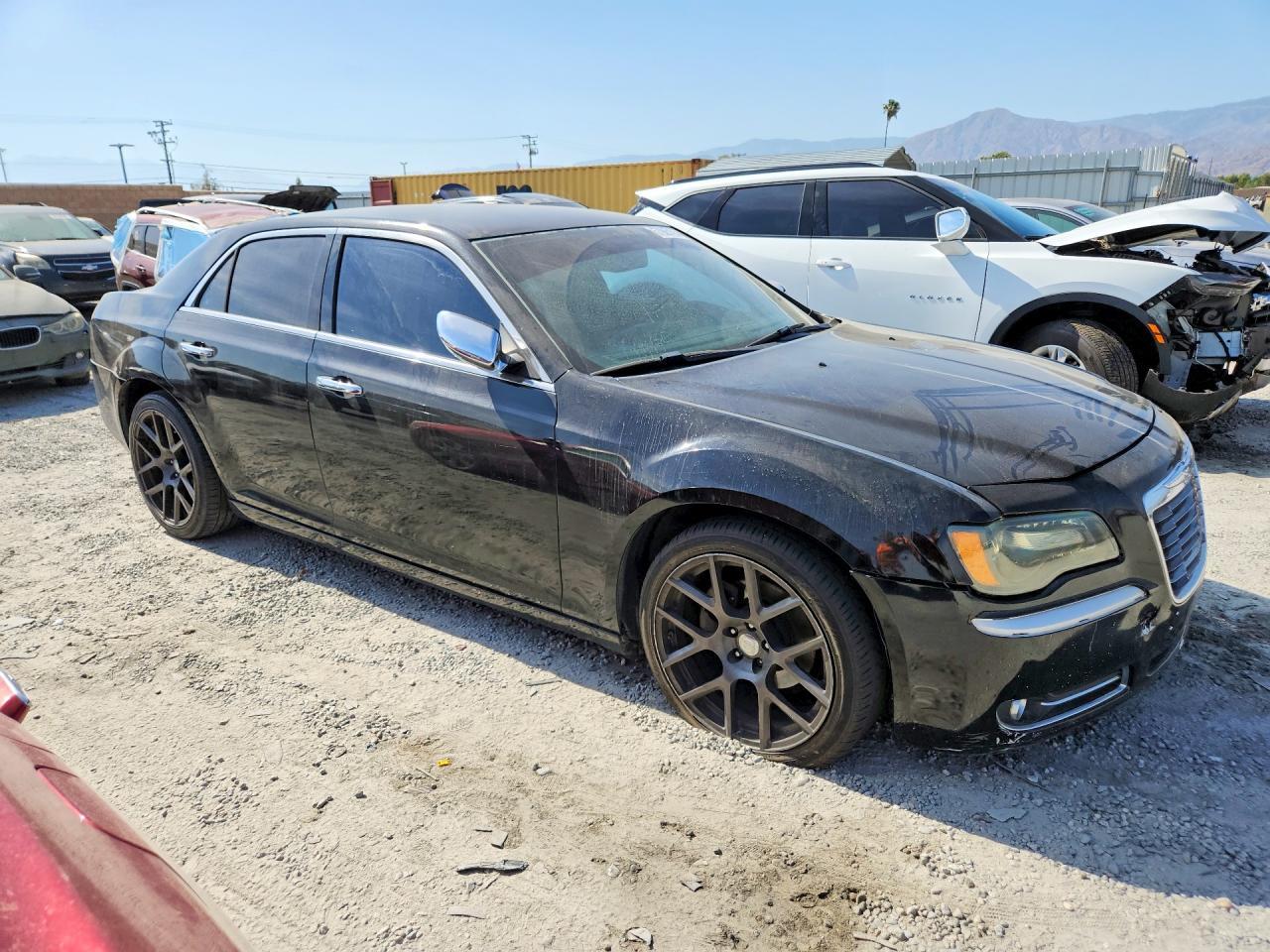 2013 Chrysler 300C - Image 4