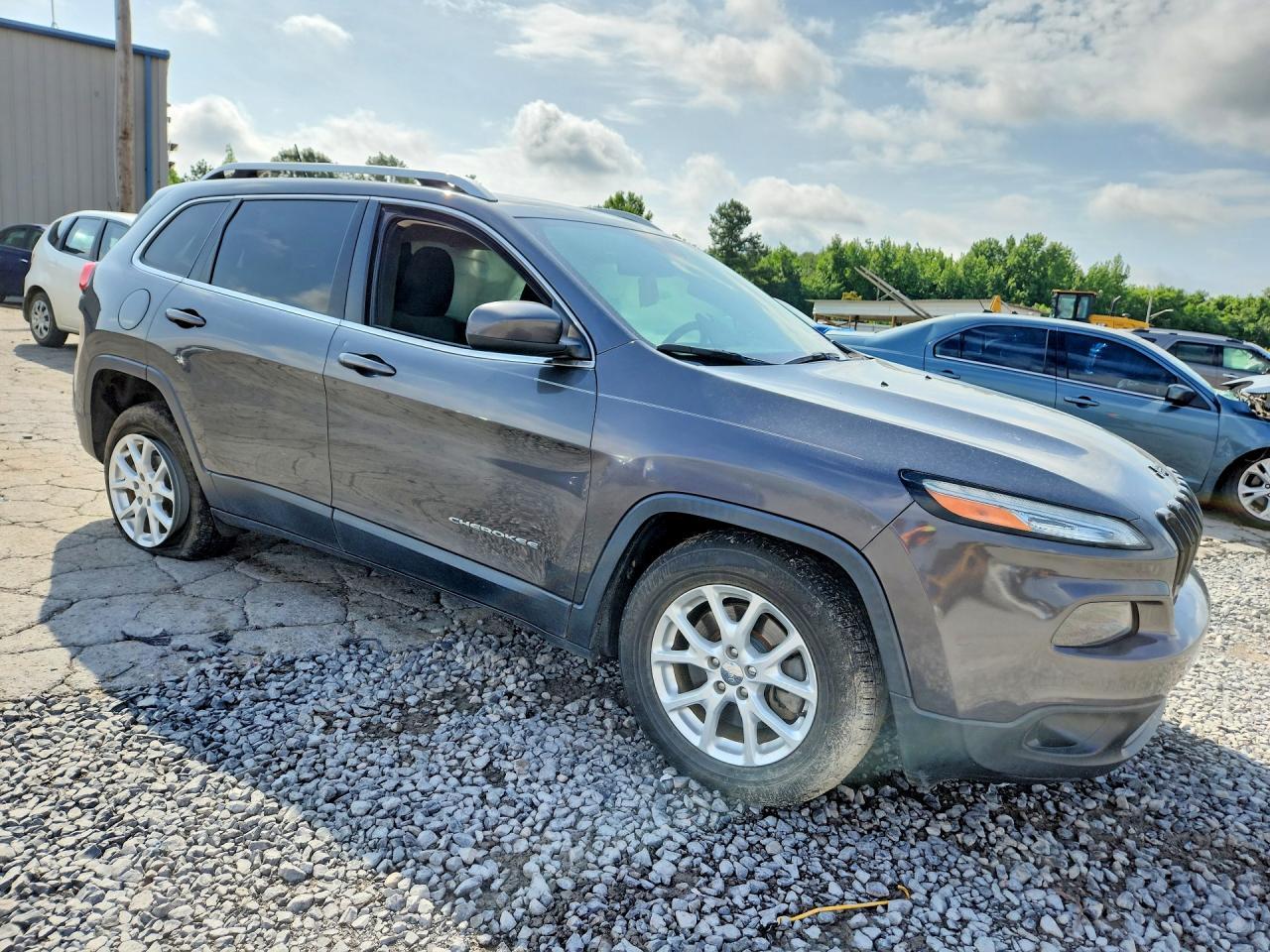 2015 Jeep Cherokee Latitude - Фото 4