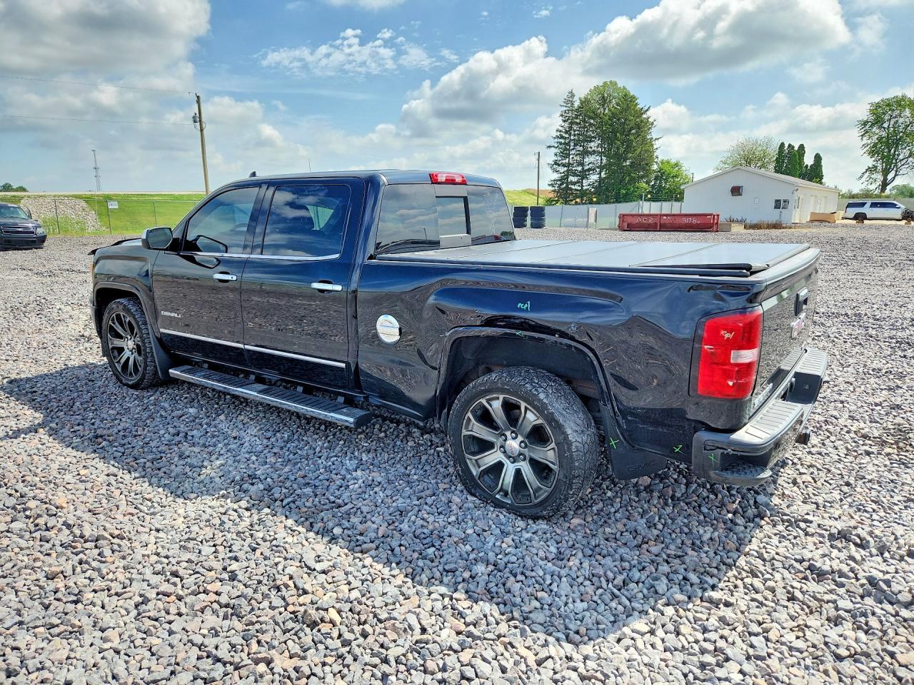 2015 GMC Sierra K1500 Denali - Image 2