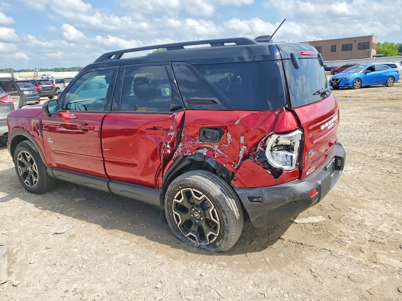 2025 Ford Bronco Sport Outer Banks - Фото 2