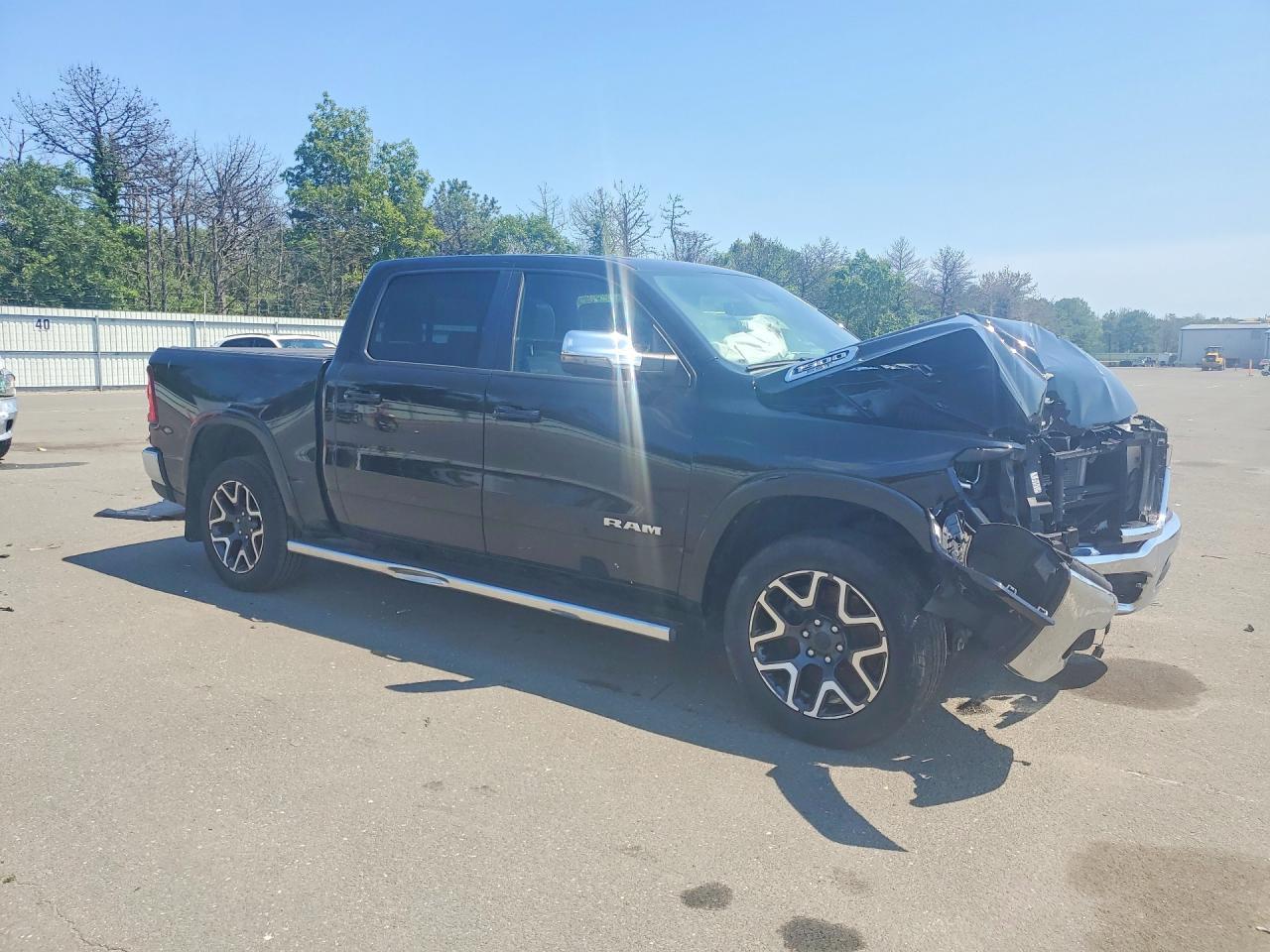 2025 Ram 1500 Laramie - Image 4