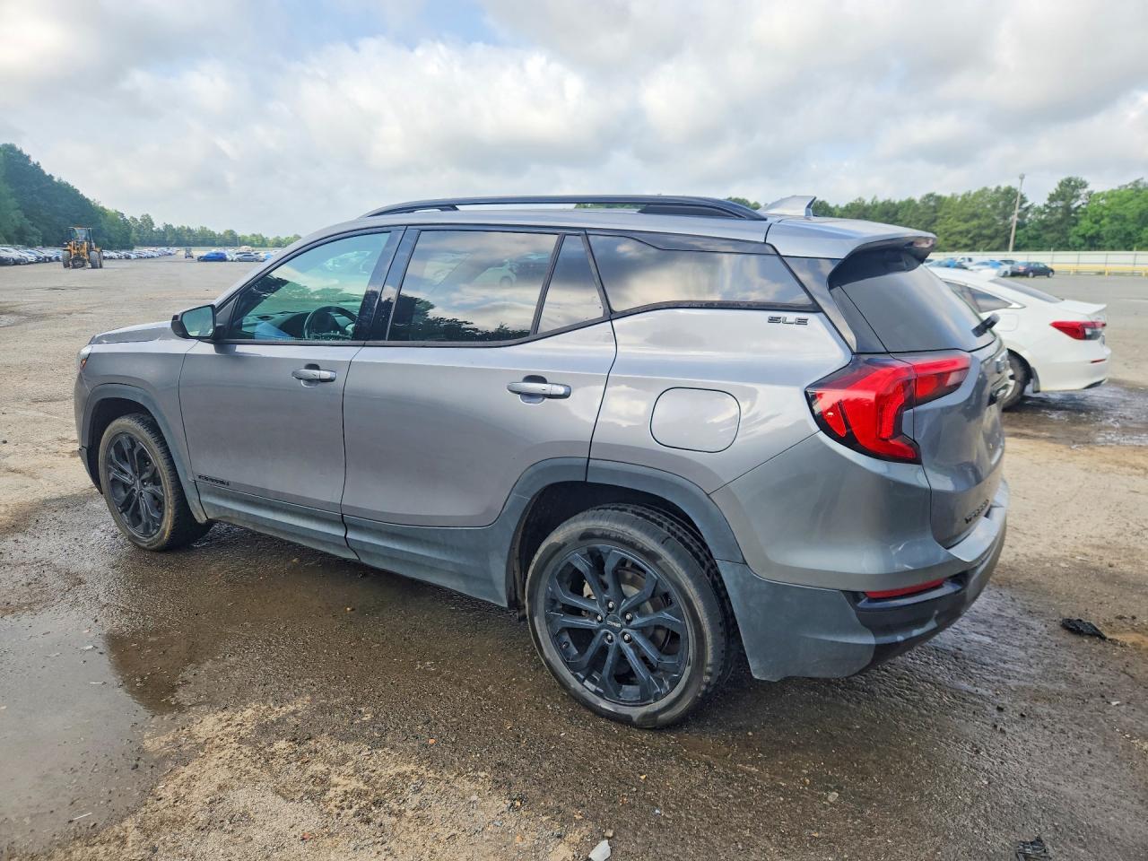 2020 GMC Terrain Sle - Image 2