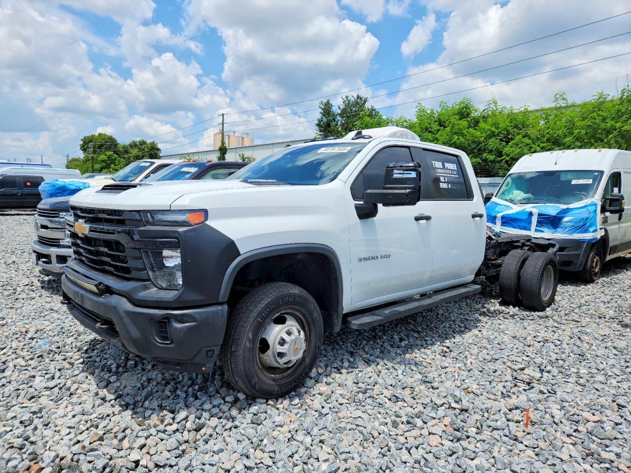 2024 Chevrolet Silverado K3500 - Фото 2