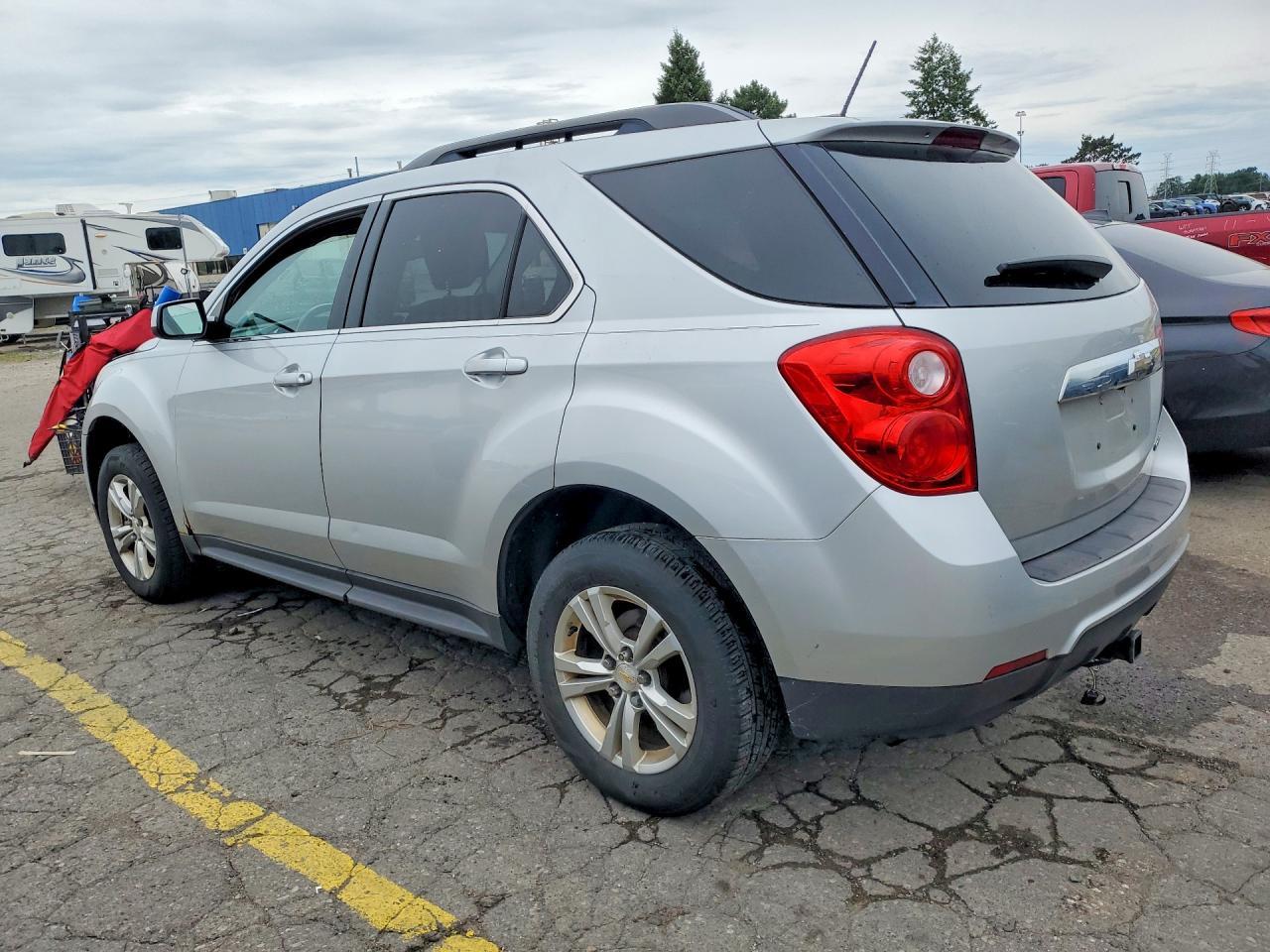 2015 Chevrolet Equinox Lt - Image 2