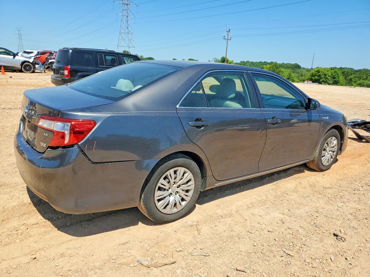 2013 Toyota Camry Hybrid Le - Фото 3