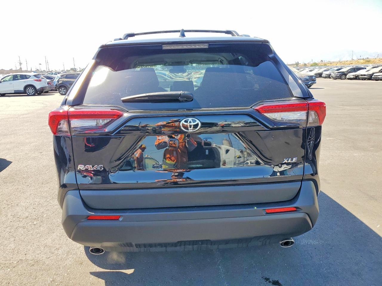 2025 Toyota Rav4 Xle - Image 6