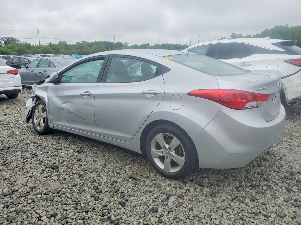 2011 Hyundai Elantra - Фото 2