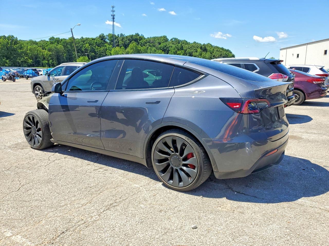 2022 Tesla Model Y - Image 2