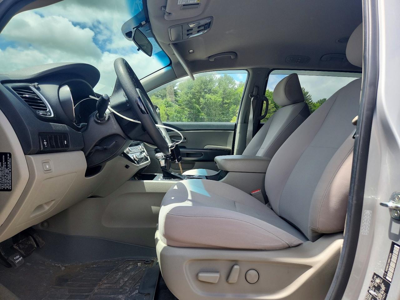 2021 Kia Sedona Lx - Фото 7