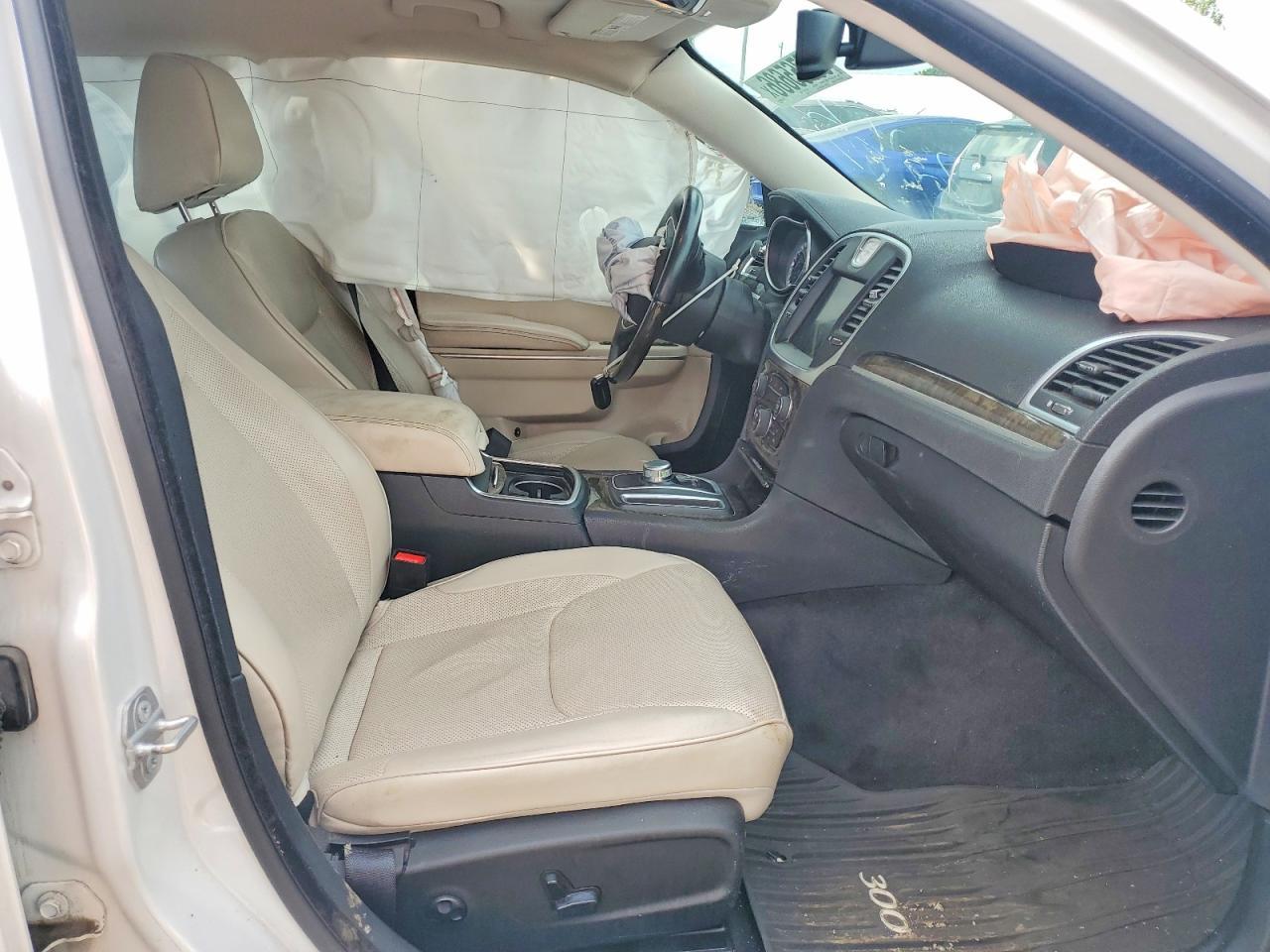 2015 Chrysler 300C - Фото 7