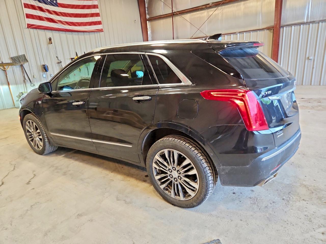 2017 Cadillac Xt5 Premium Luxury - Image 2
