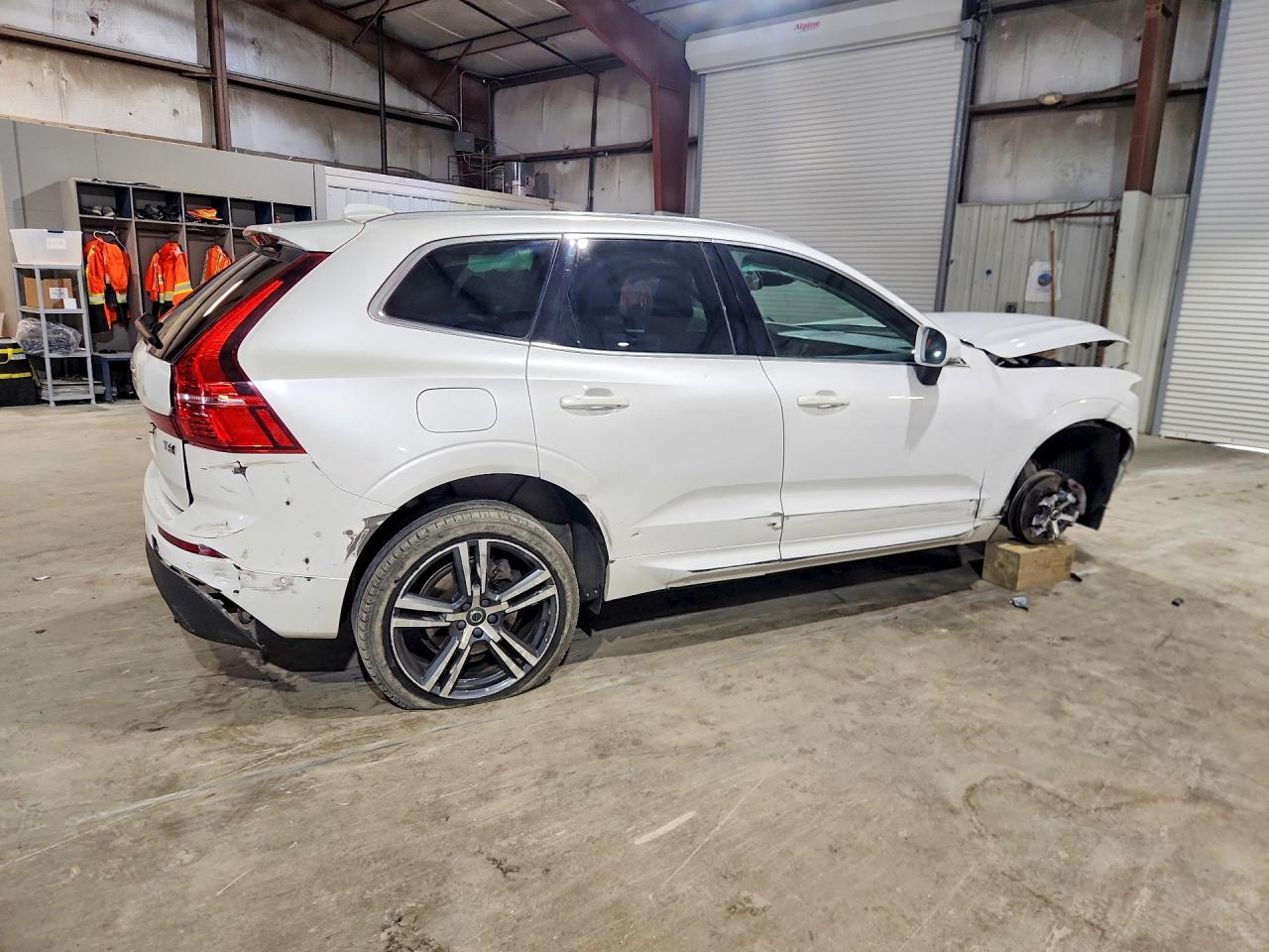 2019 Volvo Xc60 T6 Momentum - Фото 3