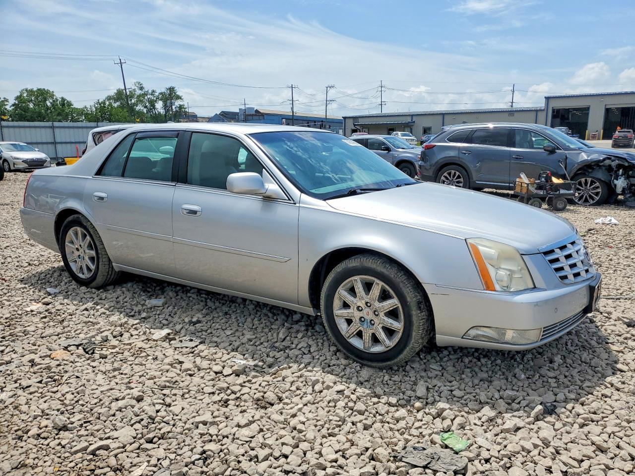 2011 Cadillac Dts Premium Collection - Image 4