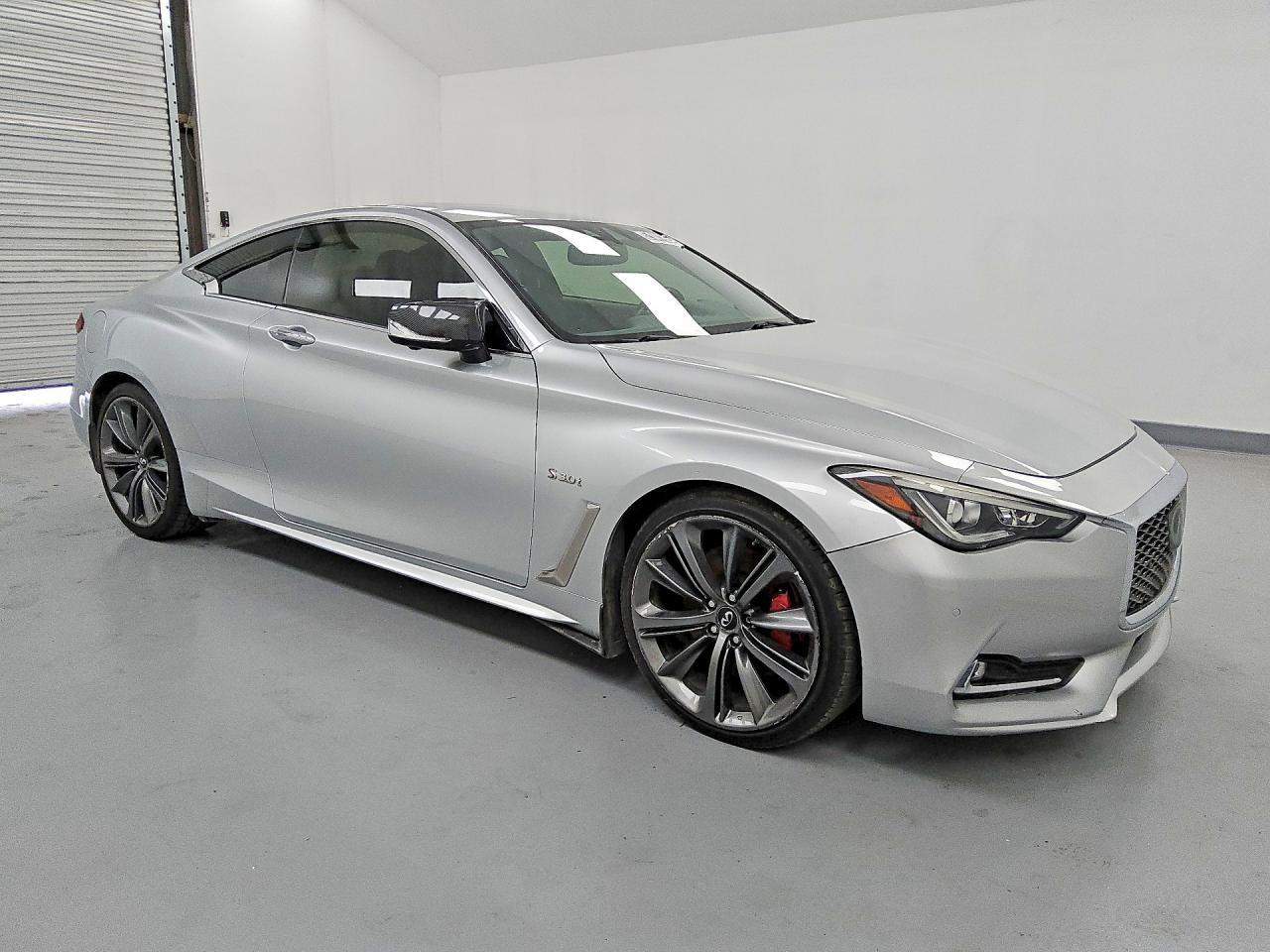 2017 Infiniti Q60 Red Sport 400 - Image 4