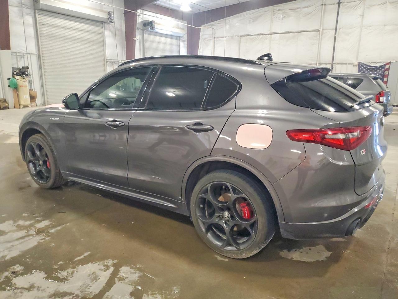 2022 Alfa Romeo Stelvio Ti - Image 2