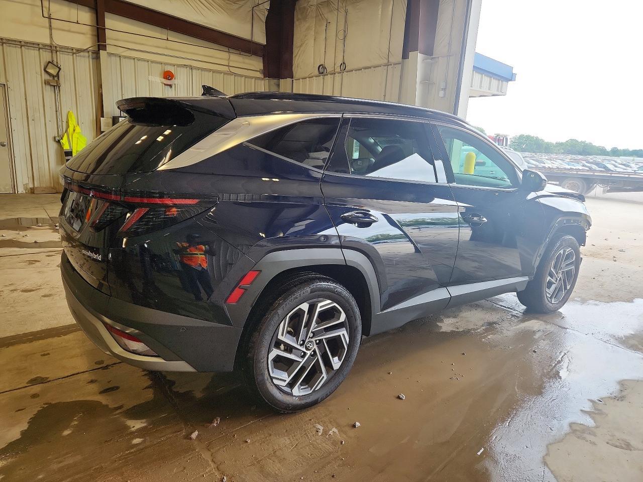 2025 Hyundai Tucson Limited - Image 3