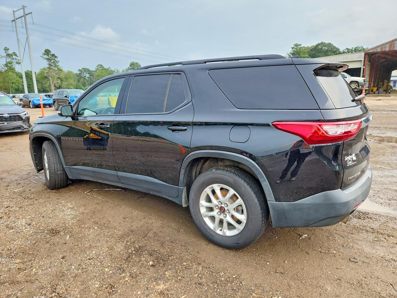 2019 Chevrolet Traverse Lt - Фото 2