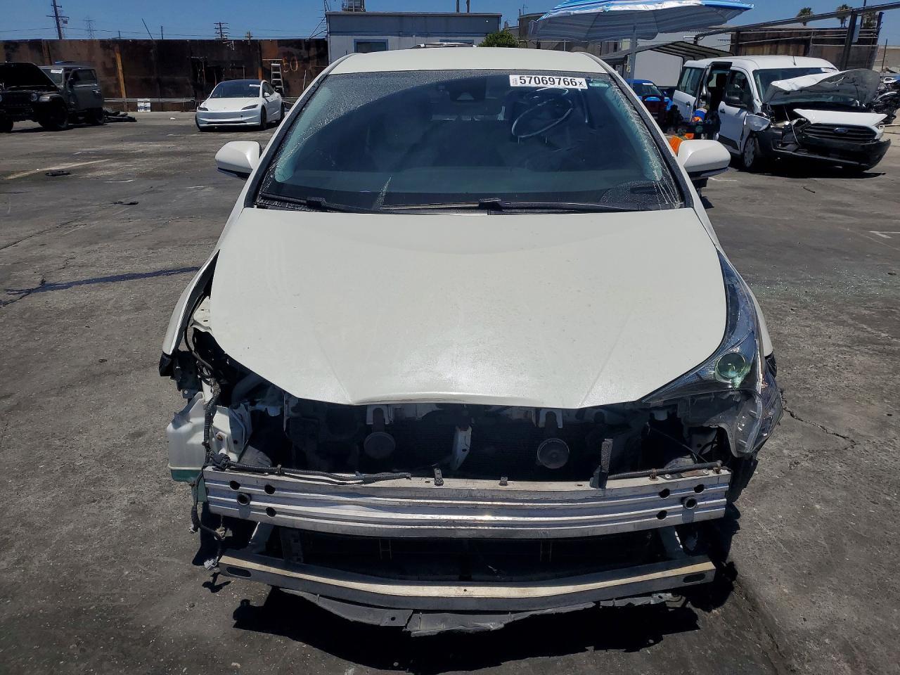 2016 Toyota Prius Four Touring - Фото 5