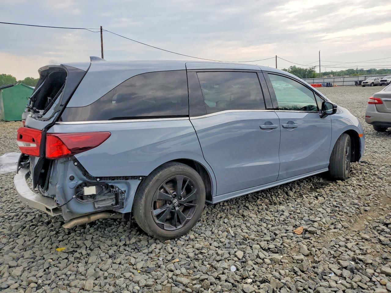 2024 Honda Odyssey Sport - Image 3