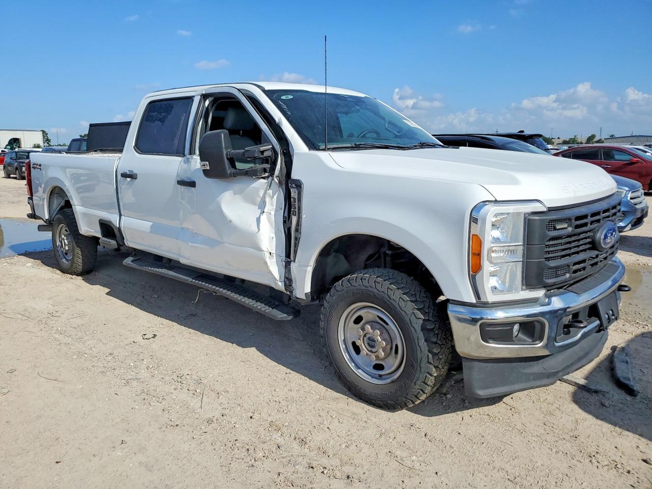 2023 Ford F350 Super Duty - Фото 4