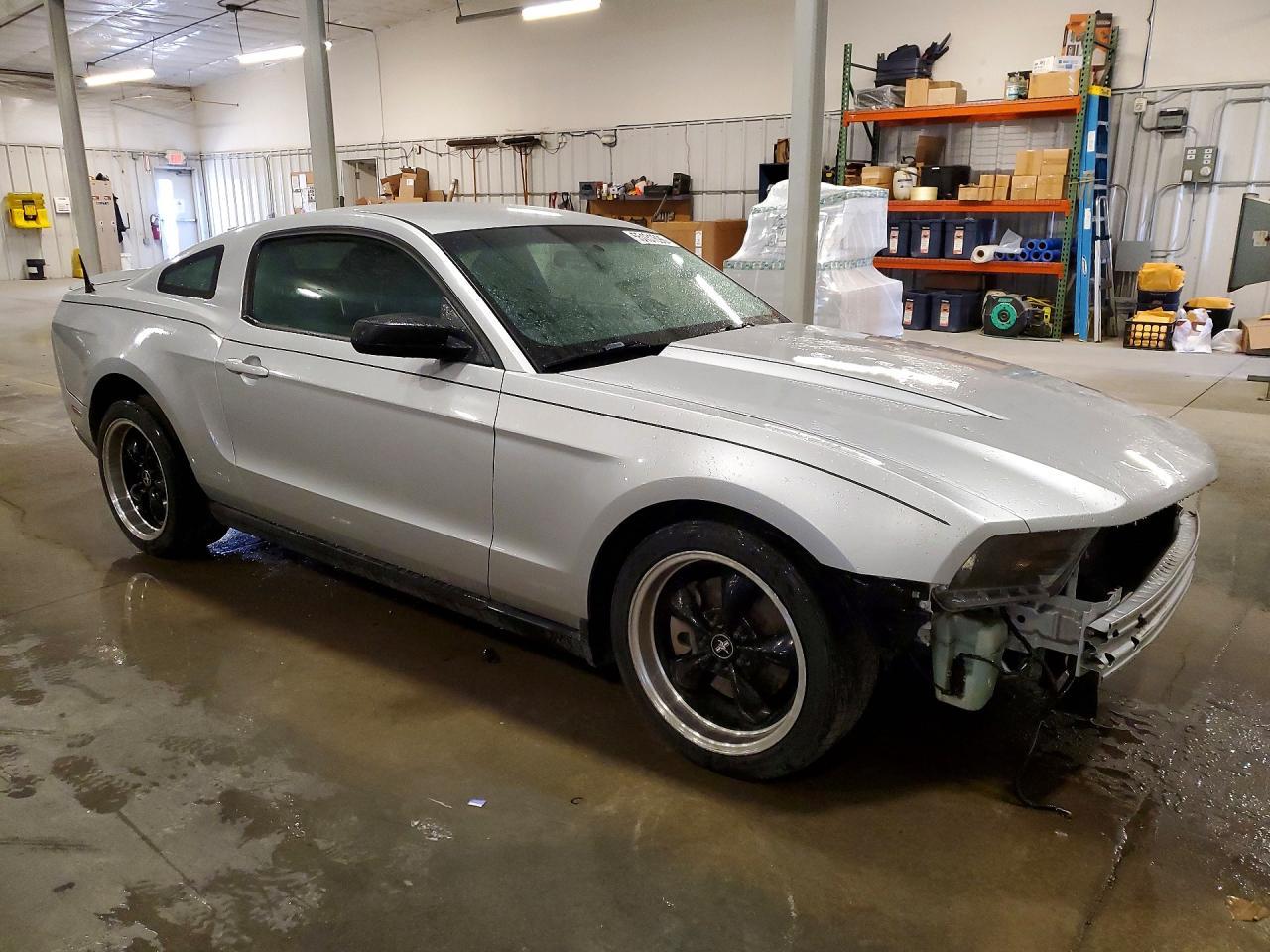 2011 Ford Mustang - Фото 4