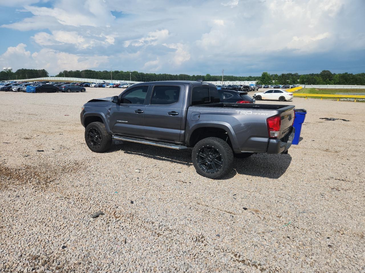 2017 Toyota Tacoma Trd Sport - Фото 2