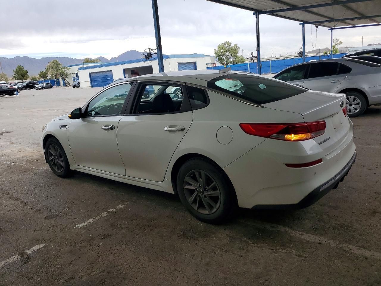 2020 Kia Optima Lx - Фото 2