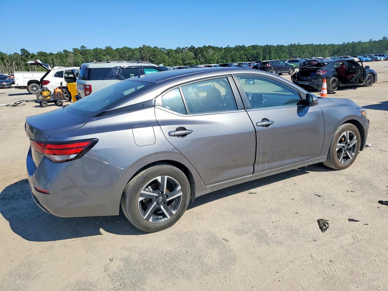 2025 Nissan Sentra Sv - Image 3