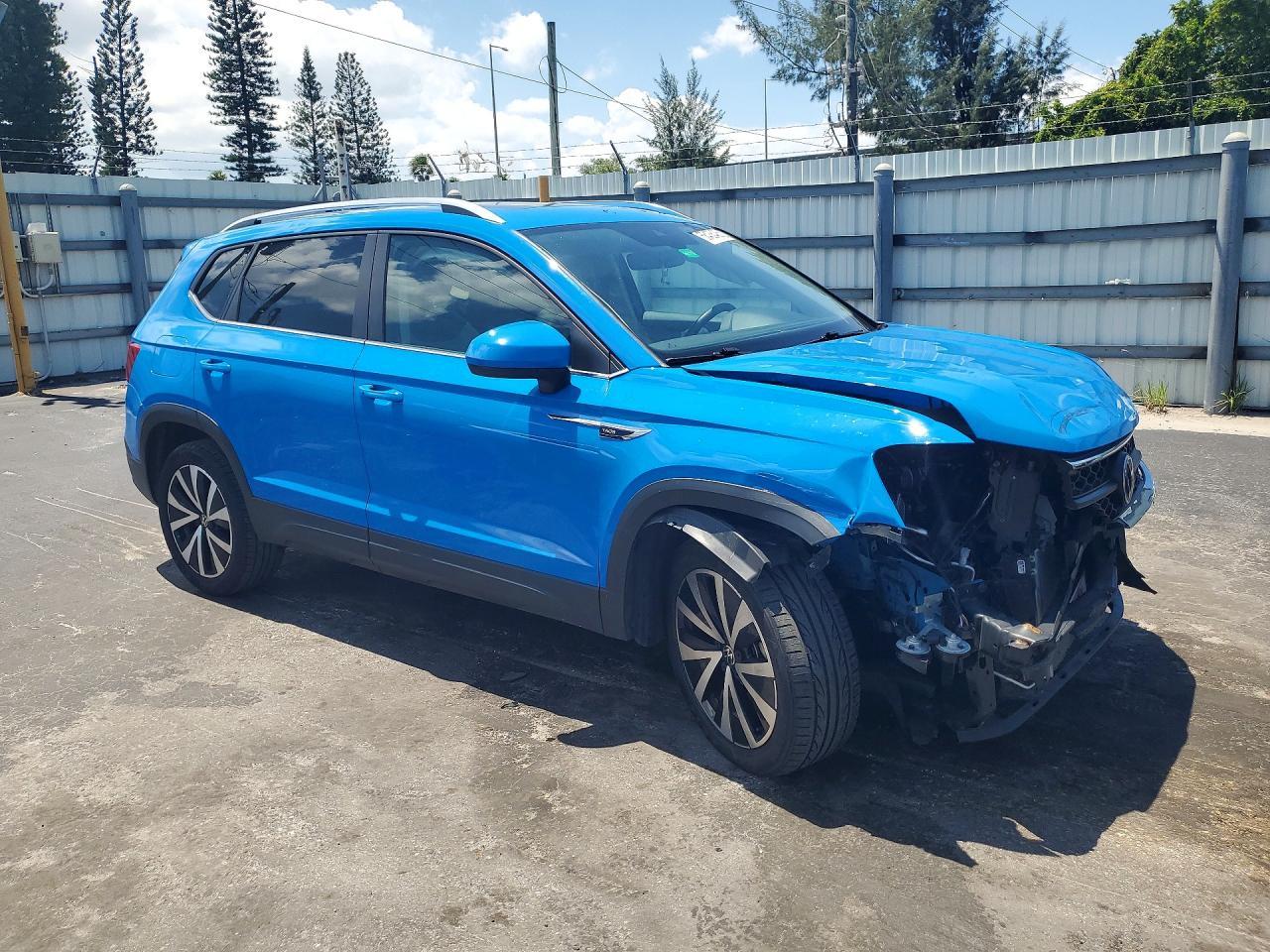 2023 Volkswagen Taos Se - Image 4