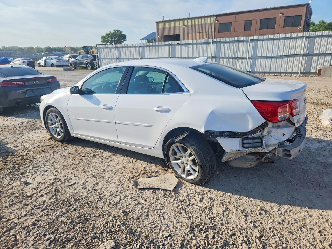 2015 Chevrolet Malibu 1Lt - Фото 2