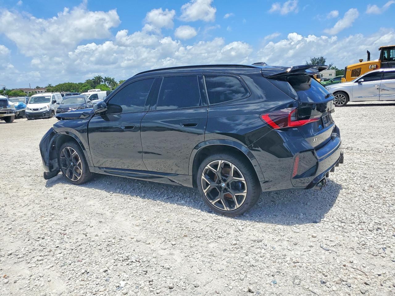 2026 BMW X1 M35I - Фото 2