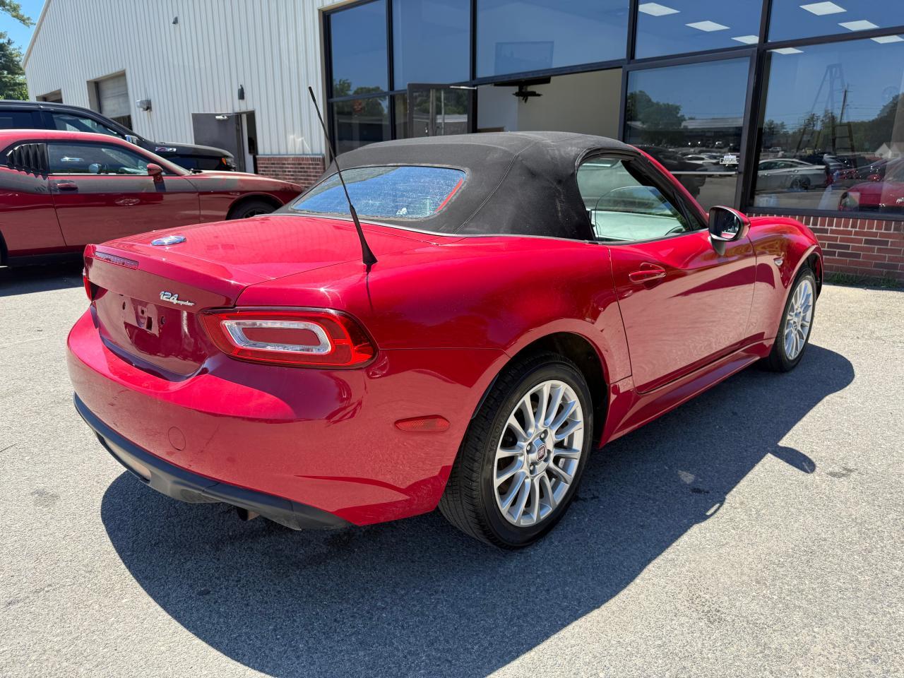 2017 Fiat 124 Spider Classica - Фото 4