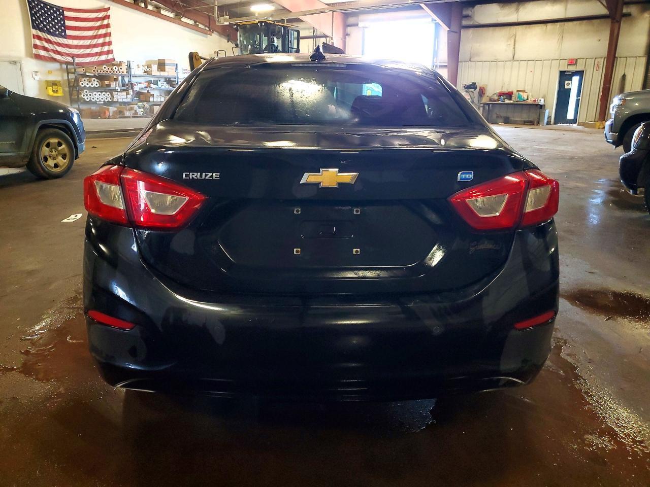 2019 Chevrolet Cruze - Image 6