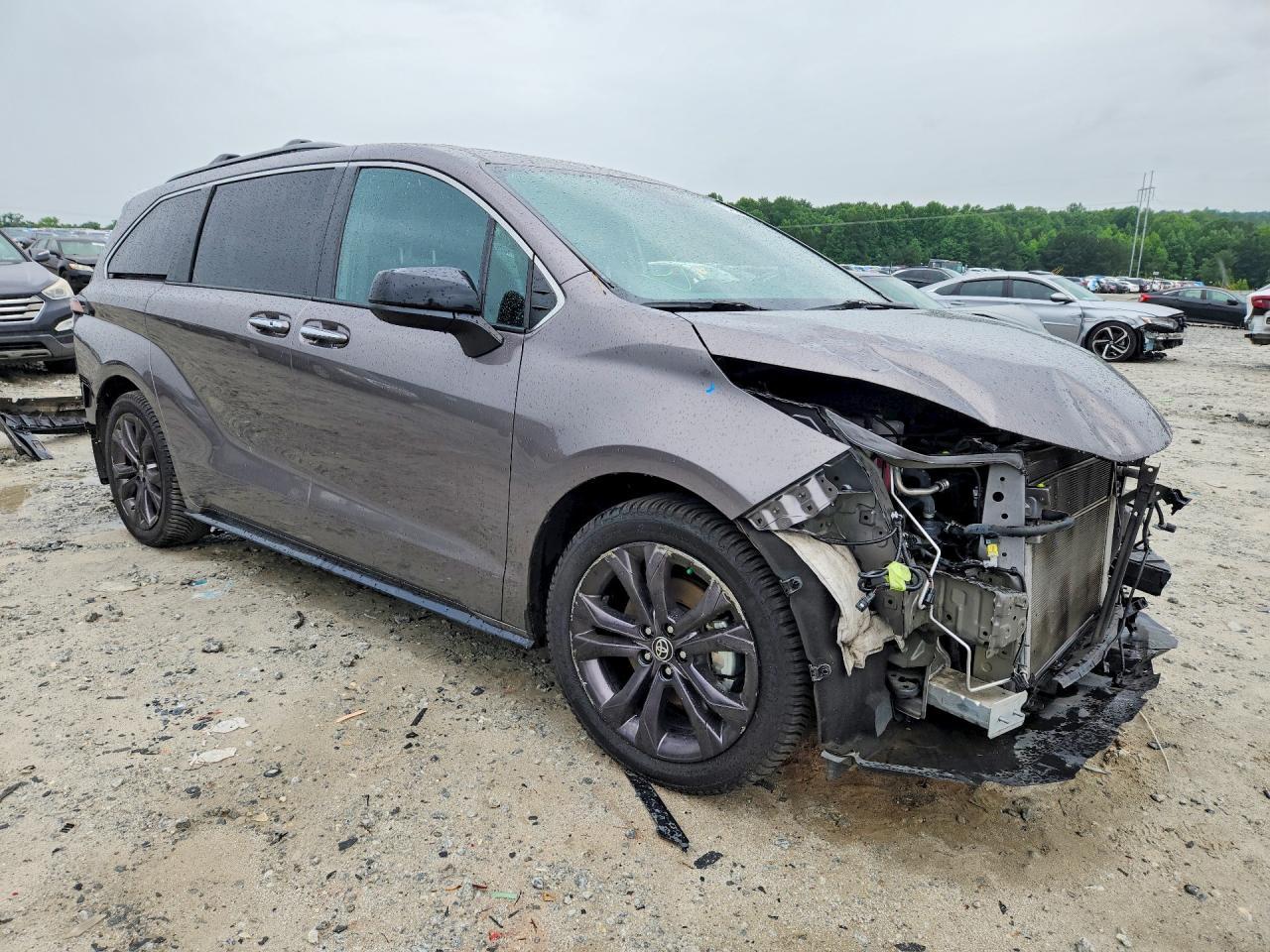 2022 Toyota Sienna Xse - Фото 4
