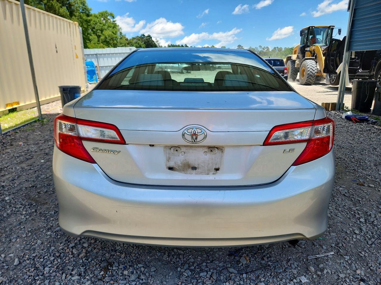 2014 Toyota Camry Le - Фото 6