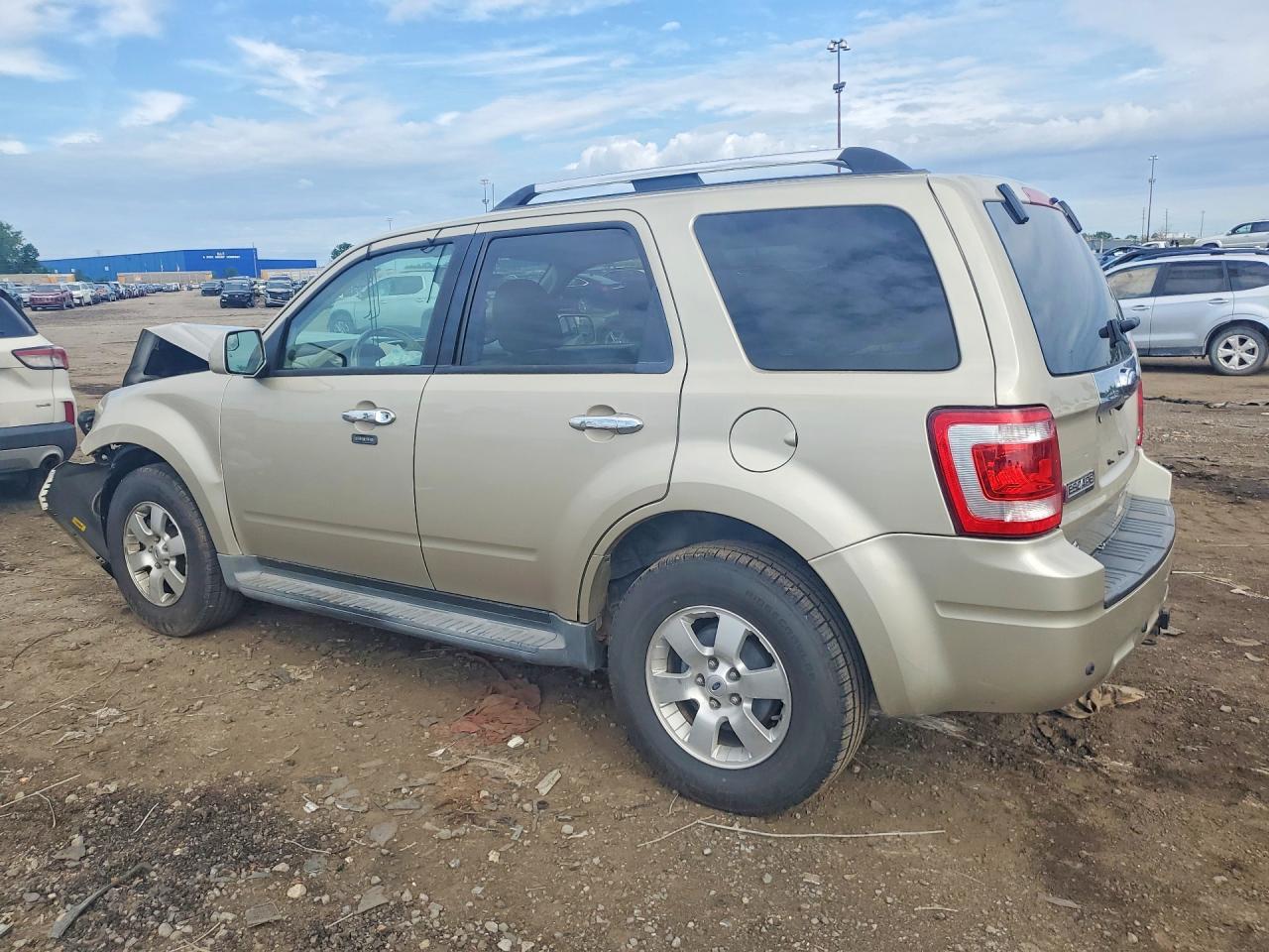 2011 Ford Escape Limited - Image 2
