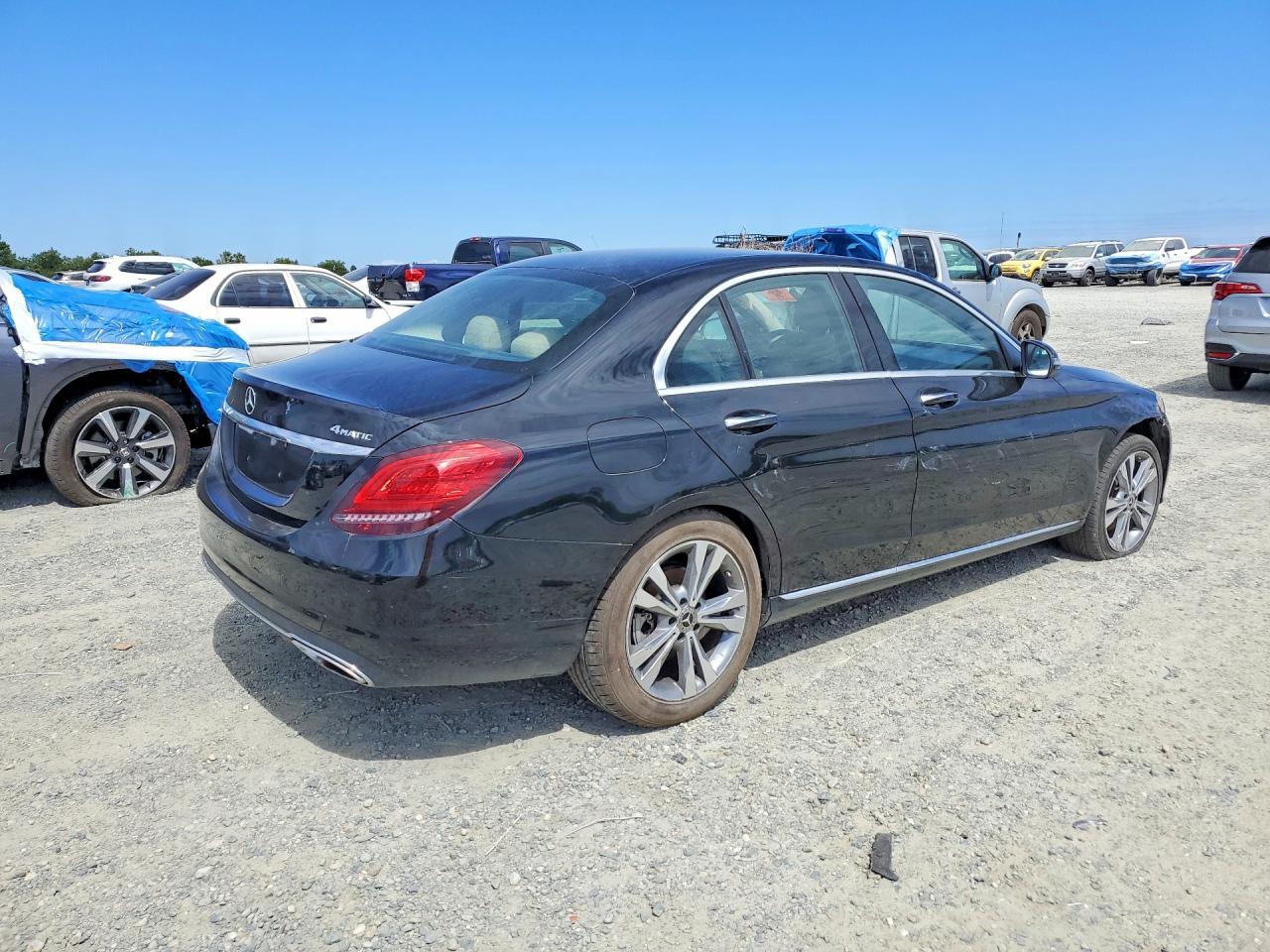 2020 Mercedes-Benz C 300 4Matic - Фото 3