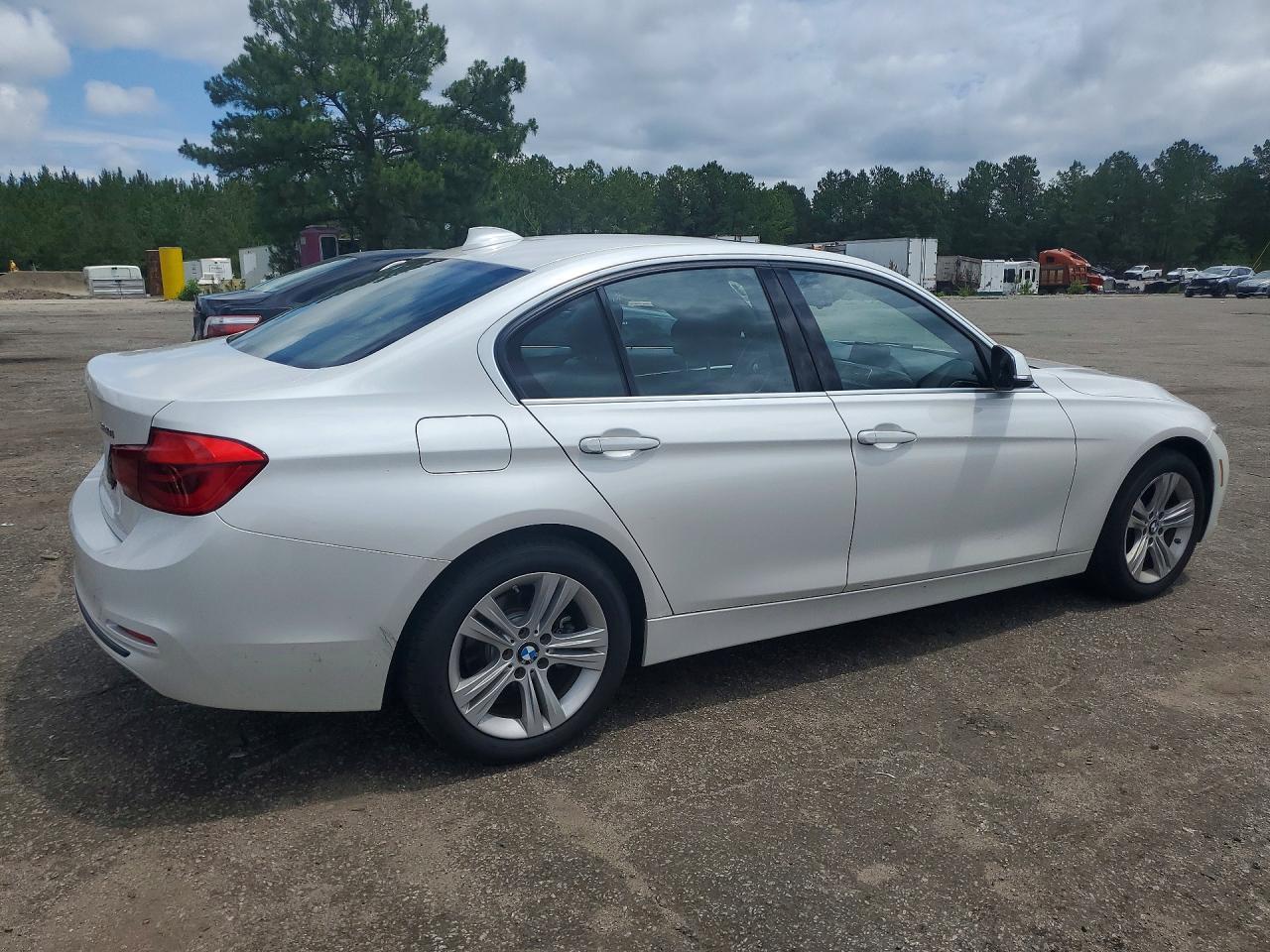 2018 BMW 330 Xi - Фото 3