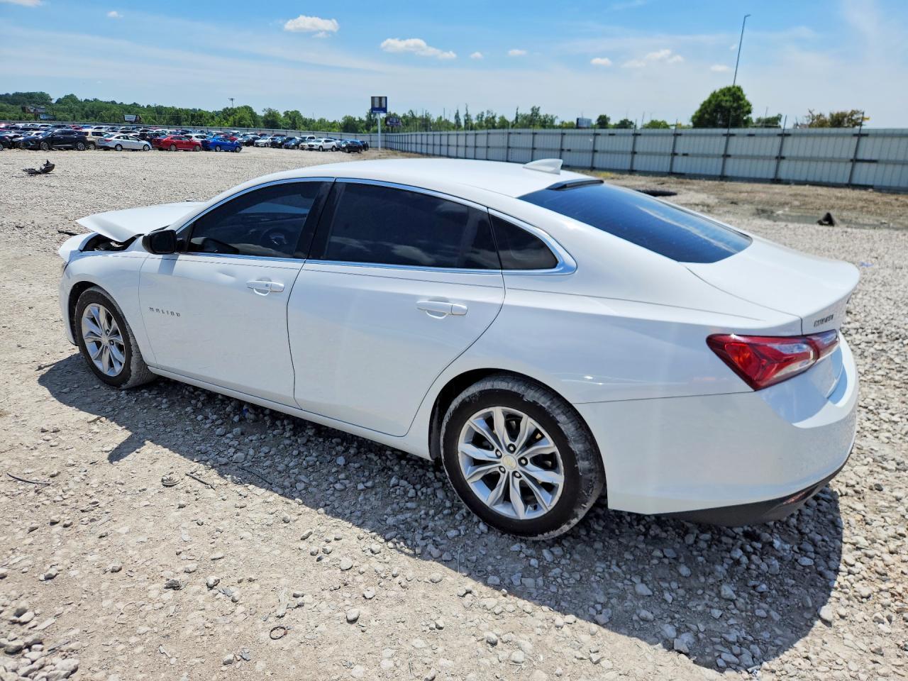 2019 Chevrolet Malibu Lt - Image 2